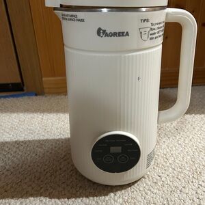 Agreea White Electric Soy Milk & nut milk Beverage Maker